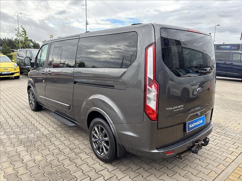 Ford Tourneo Custom 2,0 EcoBlue 136kW TitaniumX L2 - fotka 3 z 42