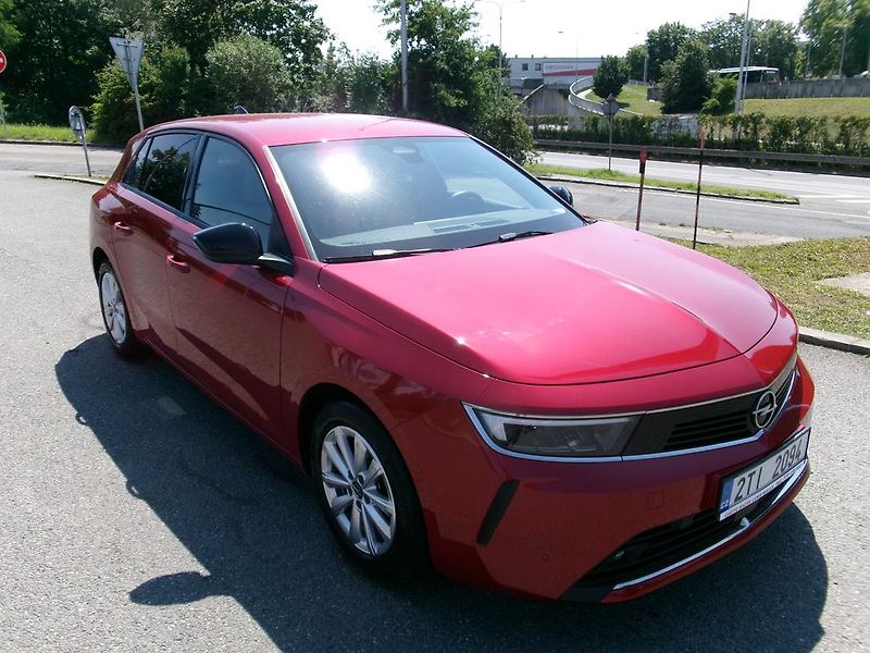 Opel Astra (2023) 1.2i KOUPENO ČR,1.MAJITEL - fotka 4 z 15