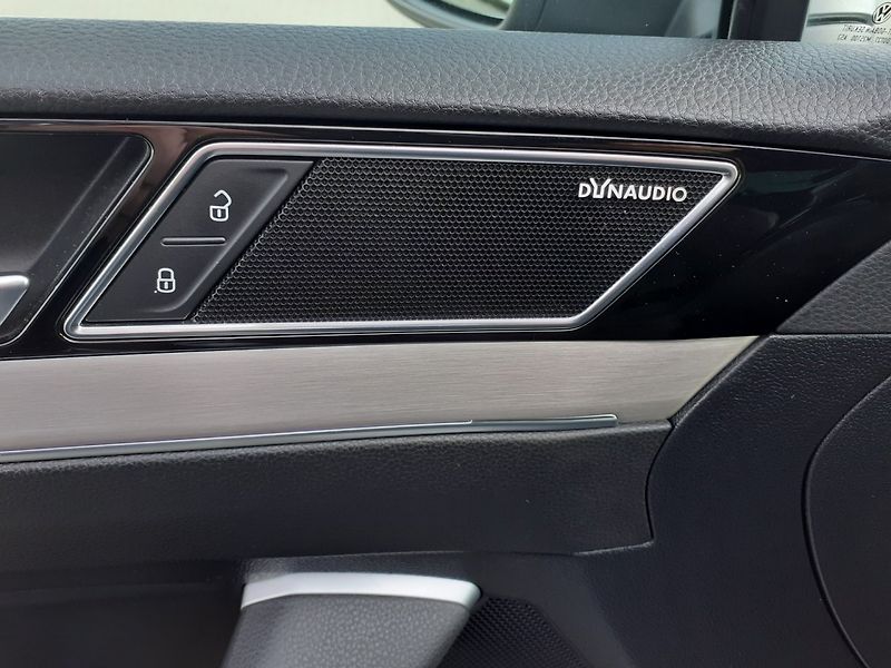 Volkswagen Passat (2018) 2.0 BiTDi 4x4 - fotka 25 z 48