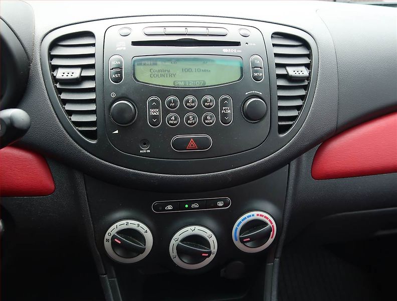 Hyundai i10 (2008) Classic 1.1, Serv.kniha, Tažné - fotka 12 z 15