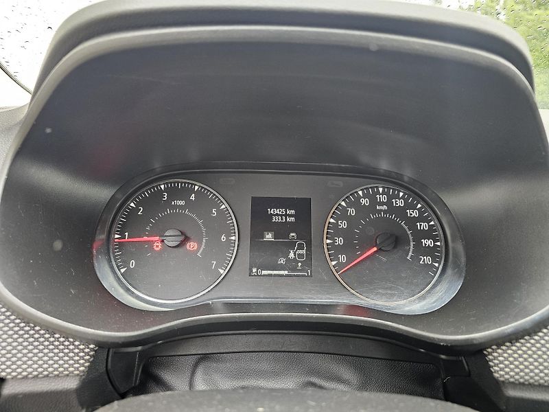 Dacia Logan (2022) 1.0i - fotka 12 z 18