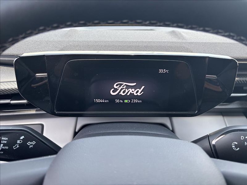 Ford Capri 0,0 Premium 79kWh AWD Panorama - fotka 25 z 42