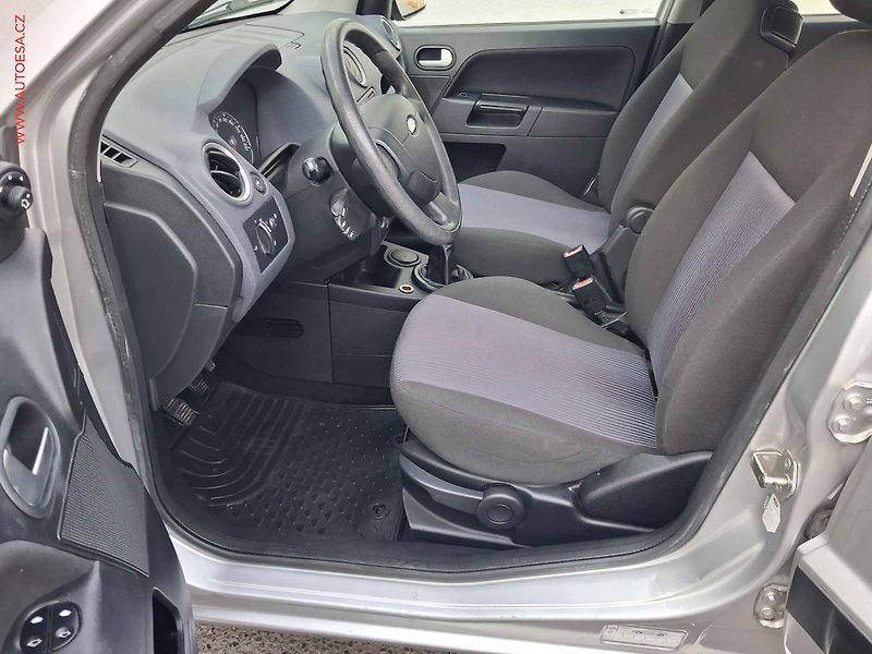 Ford Fusion (2006) 1.4i, 2.maj, AC - fotka 9 z 15