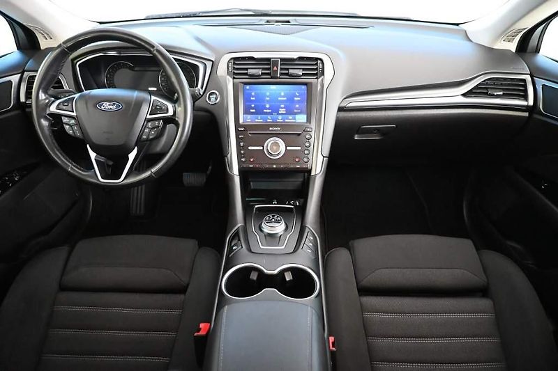 Ford Mondeo (2020) 2.0 4x4 140 KW LED ACC SONY 8A - fotka 12 z 37