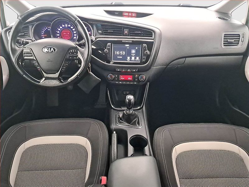 Kia Ceed (2018) 1.6 GDI, ČR,1.maj, Serv.kniha - fotka 8 z 17
