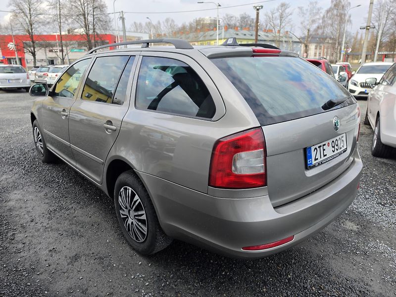 Škoda Octavia II.1.6 TDI Xenon TZ - fotka 3 z 14