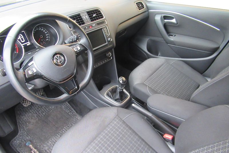 Volkswagen Polo 1.0 MPi AUT. KLIMA  NAVIGACE - fotka 9 z 26