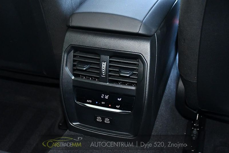 BMW Řada 3 320d xDrive M-SPORT ČR HUD DCC - fotka 39 z 58