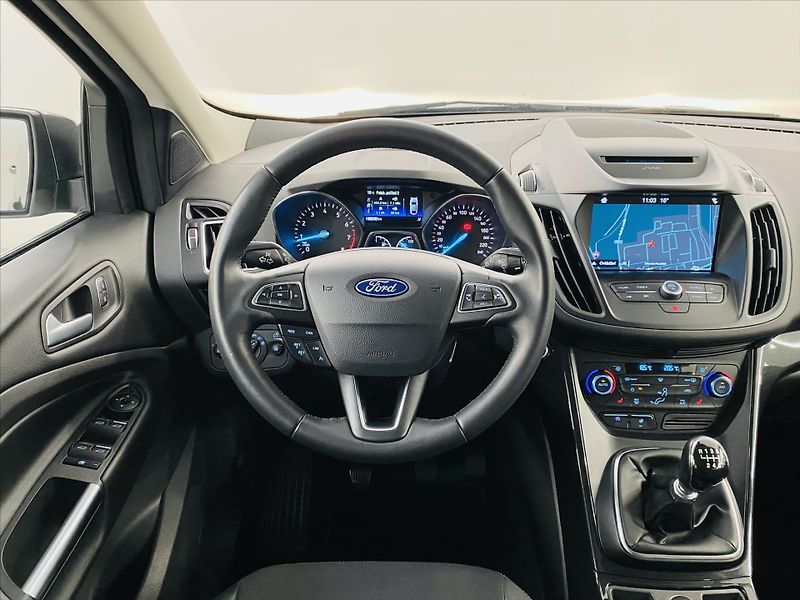 Ford Kuga 1,5 EcoBoost 110kW Titanium - fotka 10 z 25