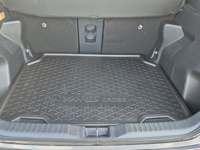 Toyota Yaris Cross 1,5 HEV FWD Style 85kW - fotka 26 z 26