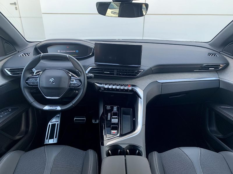 Peugeot 3008 GT 1,6 PT PHEV 165 kW EAT8 - fotka 2 z 29