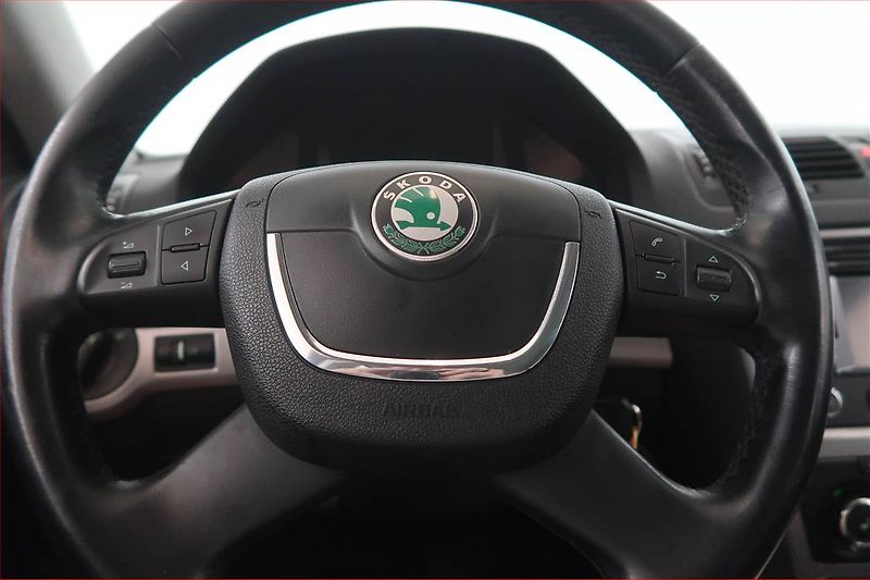 Škoda Octavia (2011) 2.0 TDI, Automat, Navi, Xenony - fotka 16 z 17