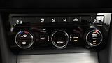 Škoda Superb 2.0 TDI Ambition Combi - náhled 13