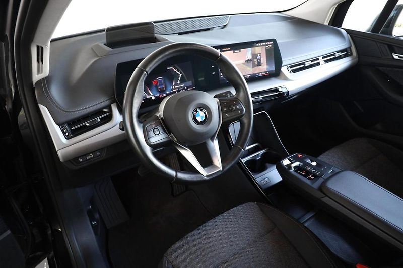 BMW Řada 2 218i Active Tourer - fotka 2 z 23