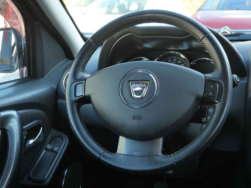 Dacia Duster (2014) 1.6 16V, AC, TZ, park.asist - fotka 11 z 20