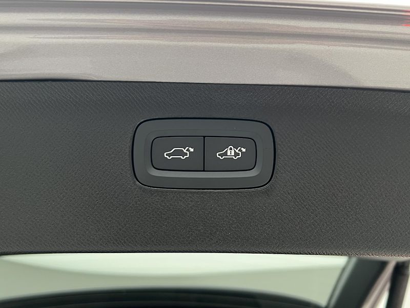 Volvo XC90 (2026) B5 AWD DARK PLUS AUT - fotka 19 z 47