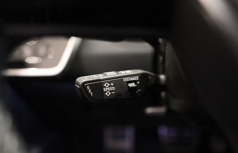 Audi A6 Avant 55 e TFSI Q Tažné Matrix Kam. - fotka 18 z 25