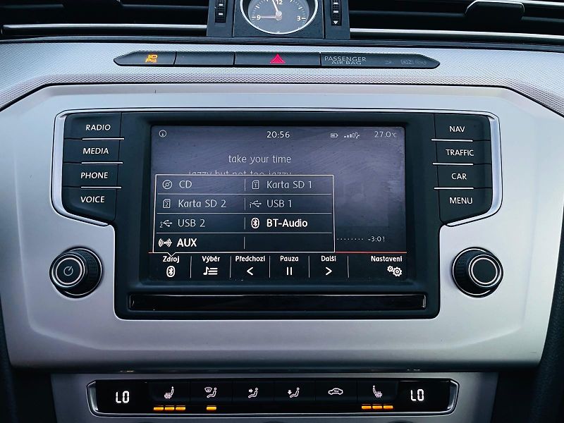 Volkswagen Passat 2.0TDI AUTOMAT KAMERY SERVISKA - fotka 37 z 49