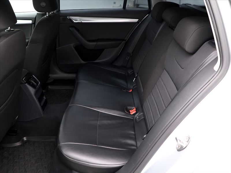 Škoda Octavia 2,0 TDI 110kW Style CZ - fotka 13 z 29