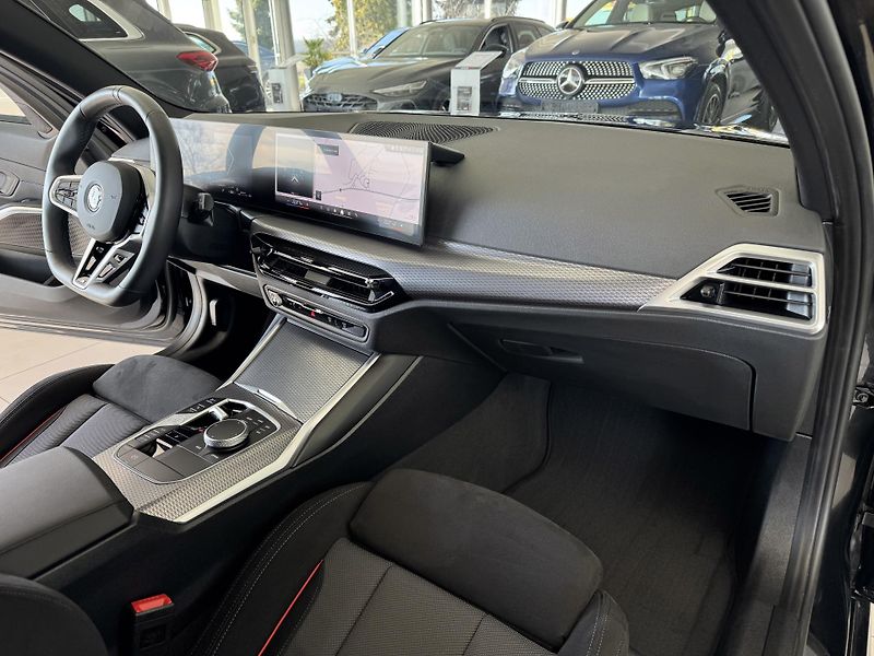BMW Řada 3 330i xDrive*M-SPORT*Distronic - fotka 11 z 41