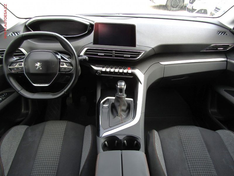 Peugeot 5008 (2018) 1.6 HDi, 1.maj,ČR, Active - fotka 8 z 22