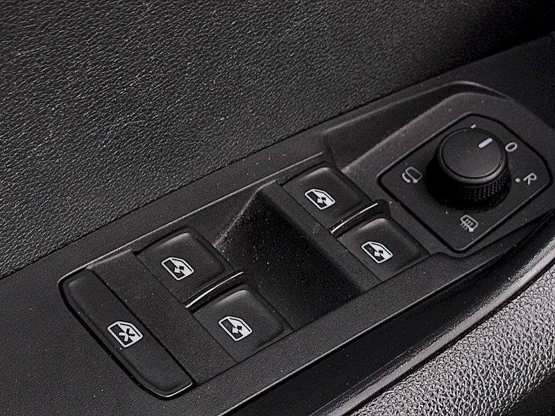 Škoda Karoq (2021) Style Plus 1,5 Tsi 110 Kw DSG - fotka 25 z 39