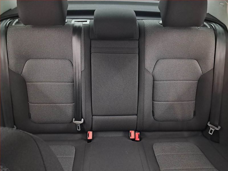 Volkswagen Passat (2014) 2.0 TDI, CZ doklady - fotka 10 z 20