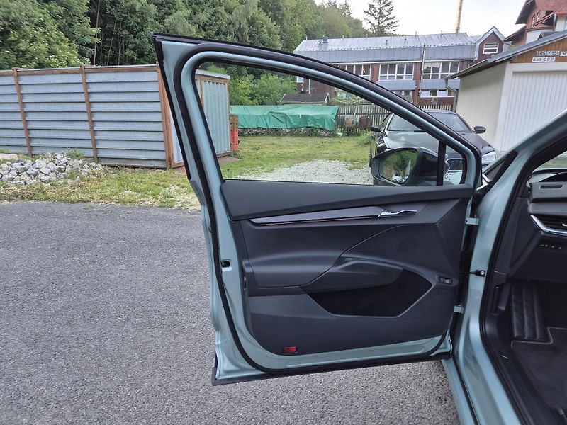 Škoda Enyaq SPORTLINE 195kw, iV80x SOH 92% - fotka 36 z 48