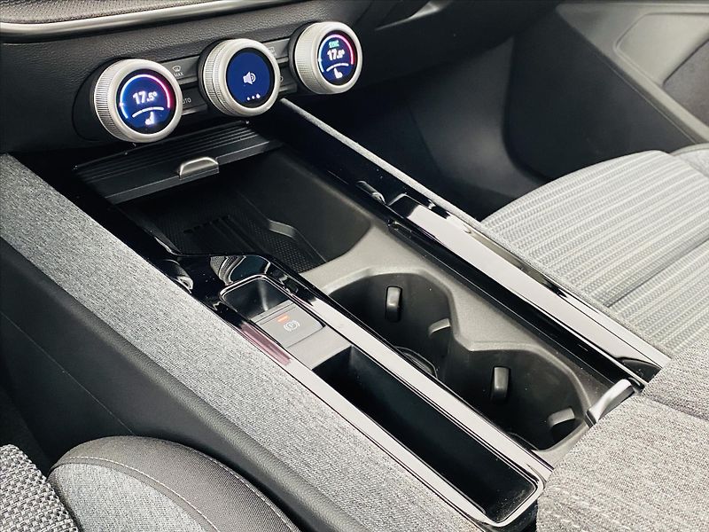 Škoda Superb 2,0 TDI 110kW DSG Selection - fotka 19 z 29