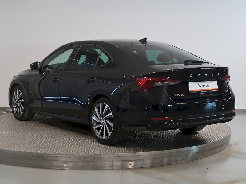 Škoda Octavia (2021) STYLE PLUS 2.0TDI 110KW 4x4 DS - fotka 7 z 39