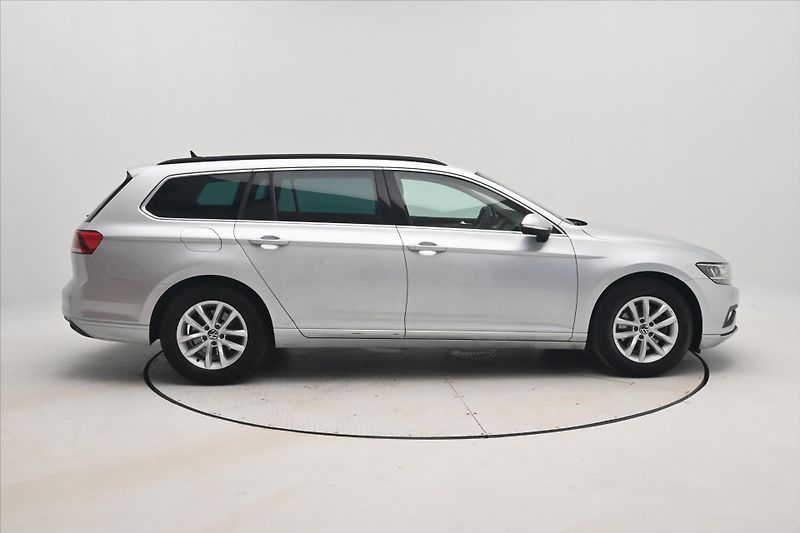Volkswagen Passat 2,0 TDI 110kW DSG Business Zár - fotka 4 z 32