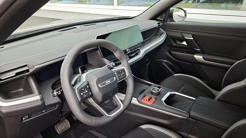 Jeep Compass (2026) Altitude hybrid 145PS automat  - fotka 25 z 39