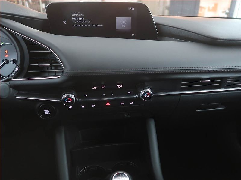 Mazda 3 (2019) 2.0 Skyactiv-G - fotka 12 z 20