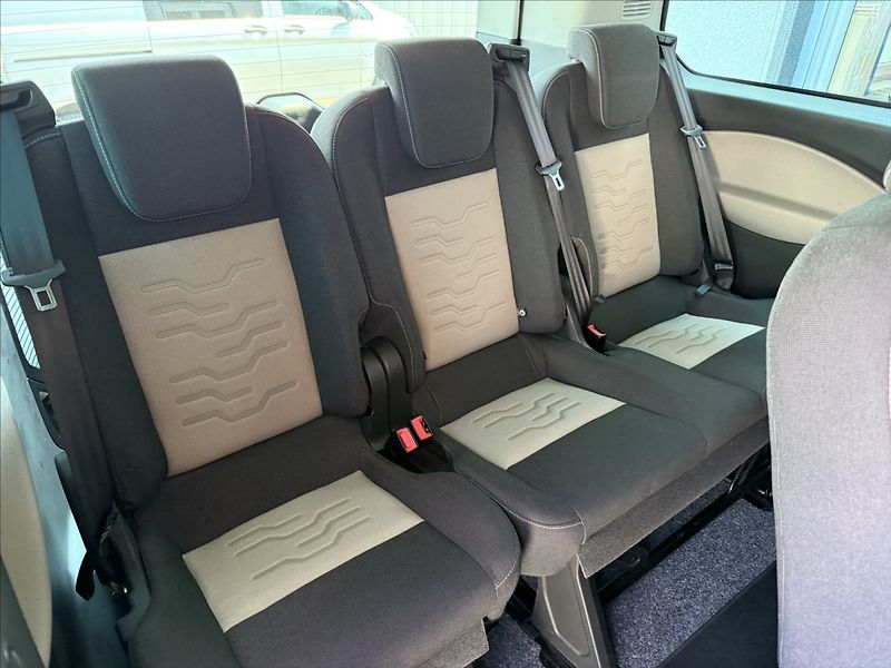 Ford Tourneo Custom 2,2 Titanium,114kW,1maj. - fotka 23 z 32