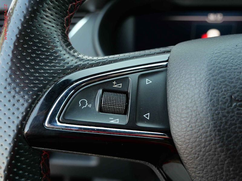 Škoda Octavia (2019) 2.0 TDi, 2.maj,ČR, RS, DSG - fotka 12 z 26