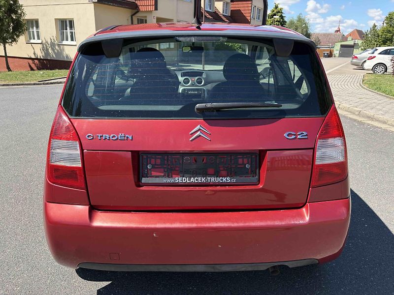 Citroën C2 (2007) 1,1 i    - fotka 4 z 28