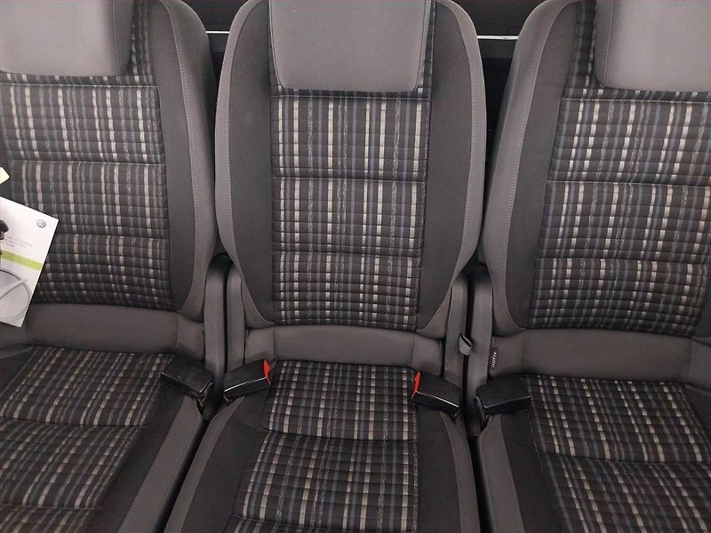 Volkswagen Touran (2011) Comfortline 1.4 TSI, 7 míst - fotka 10 z 17