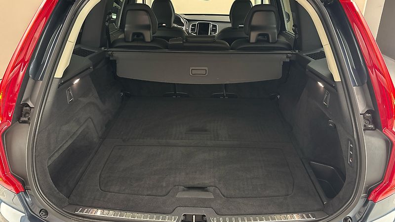 Volvo XC90 2.0 B5 AUT AWD Inscription - fotka 17 z 33
