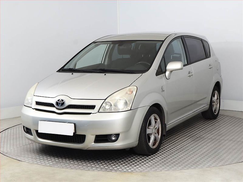 Toyota Corolla Verso (2005) 2.0 D-4D, Tažné, jezdí výborně - fotka 2 z 13