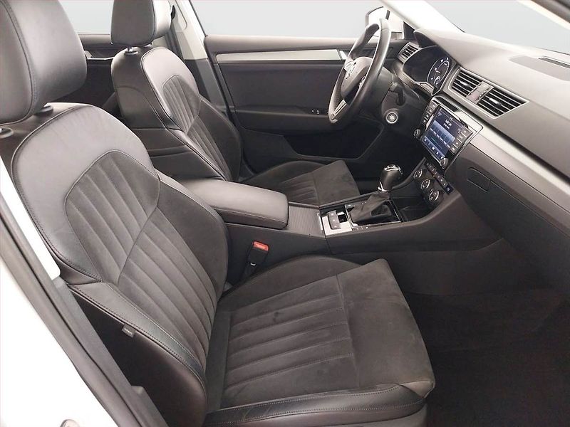 Škoda Superb (2015) Style Plus 2.0 TDI, 4X4 - fotka 9 z 23