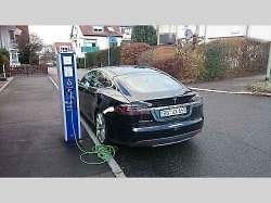 Tesla Model X.