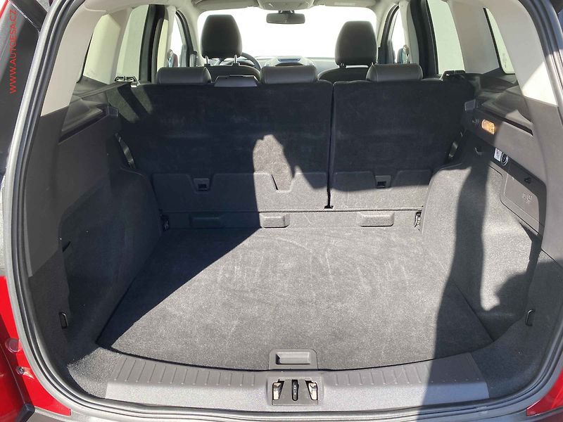 Ford Kuga (2018) 2.0 TDCi 4x4, Titanium, navi - fotka 7 z 18