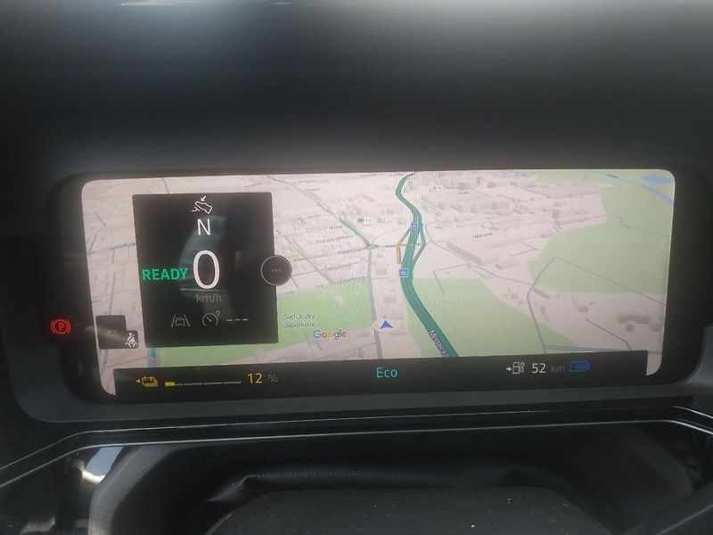 Nissan Micra EVOLVE 52kWh - fotka 16 z 26