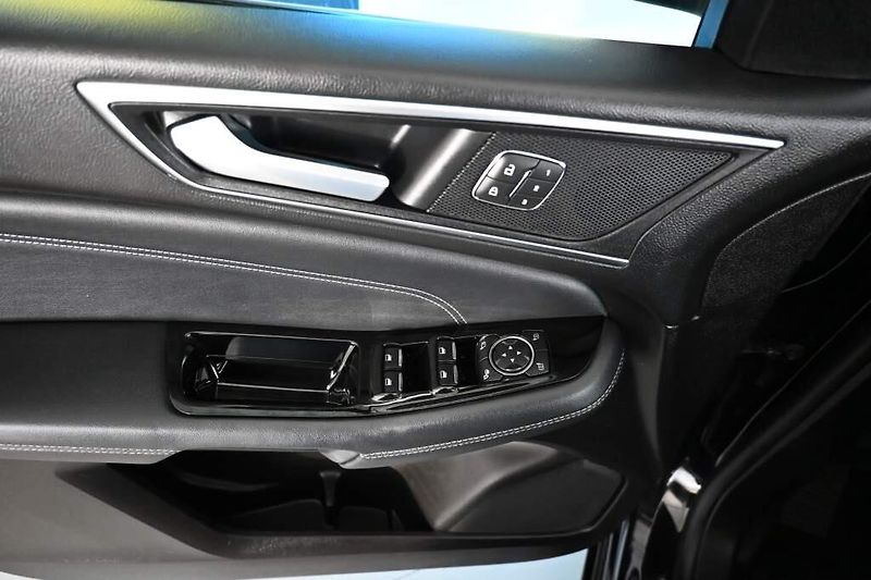 Ford S-MAX (2023) 2.5 LED SONY ACC Tažné FHEV Ti - fotka 15 z 38