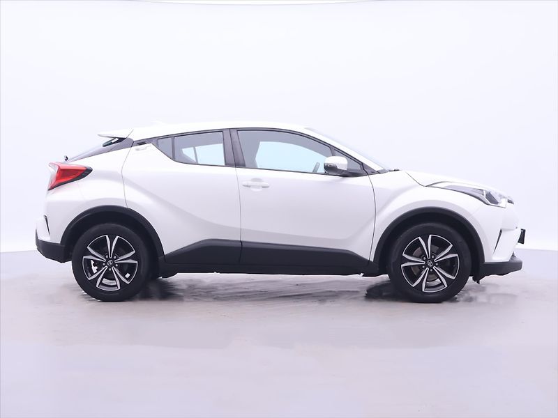 Toyota C-HR 1,2 Turbo 85kW CZ Serv.kniha - fotka 8 z 32
