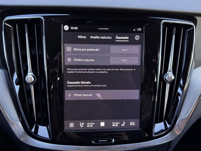 Volvo V60 T8 AWD 360 VYH. ČELNÍ + kola - fotka 40 z 42