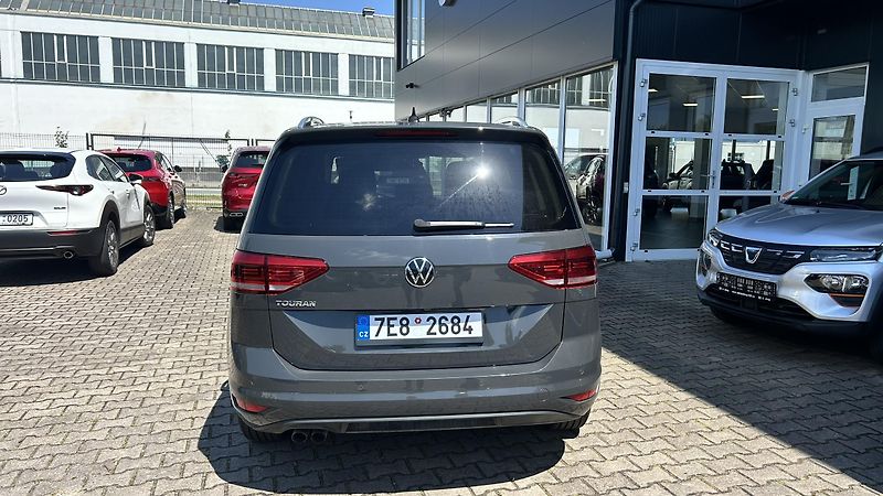 Volkswagen Touran 2.0TDI DSG  - fotka 6 z 15