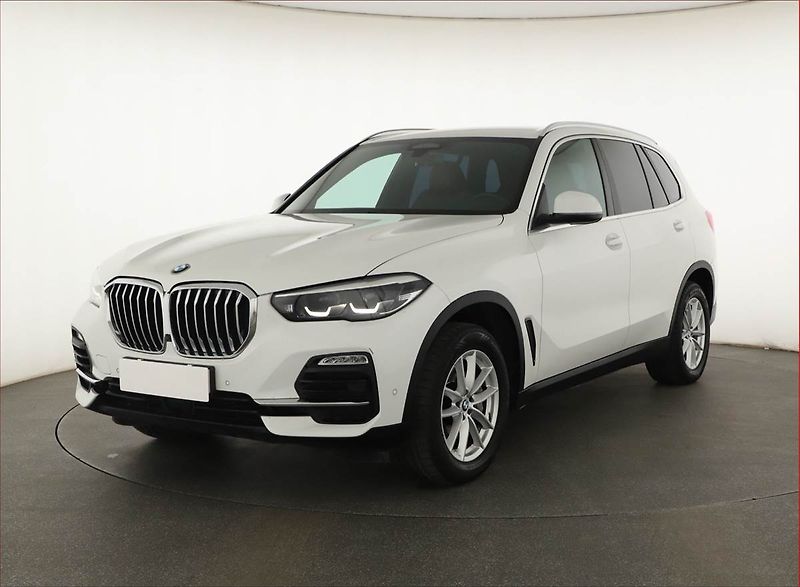 BMW X5 (2019) xDrive40i - fotka 2 z 20