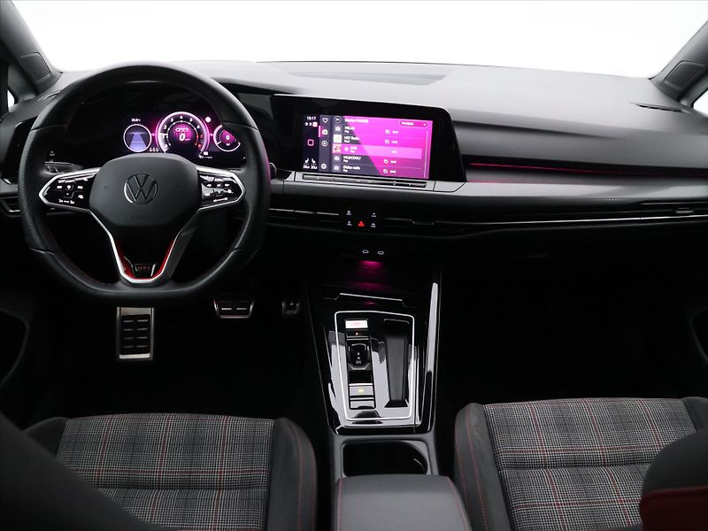 Volkswagen Golf 2,0 TSI GTI 180kW DSG DPH - fotka 29 z 41