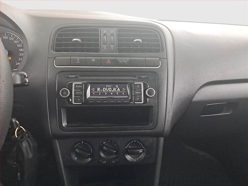 Volkswagen Polo (2011) 1.2 TDI, Serv.kniha, po STK - fotka 12 z 14